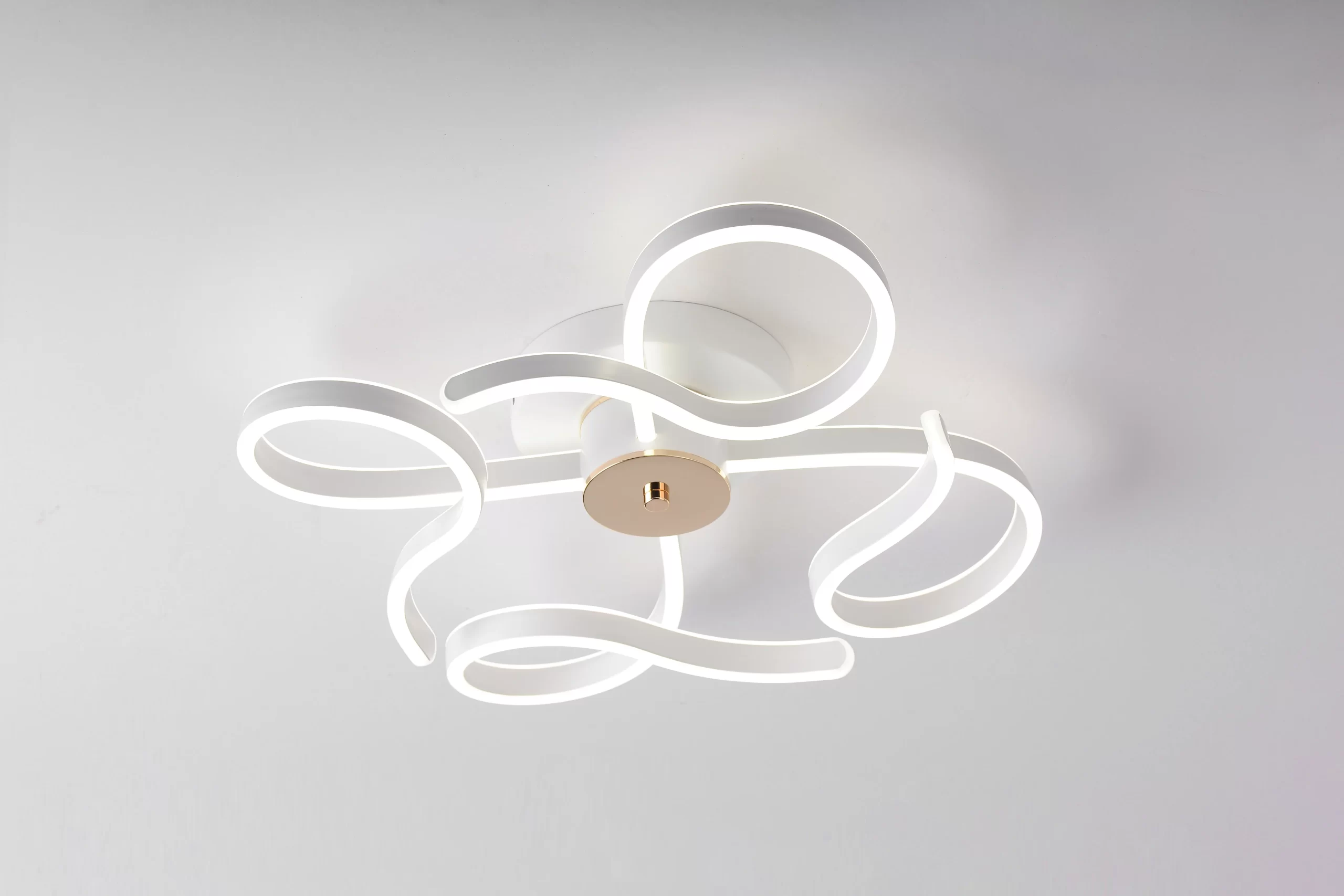 Lustra LED Cu Telecomanda, 3 Tipuri De Lumina, Intensitate Reglabila, 288W, Alb/Auriu