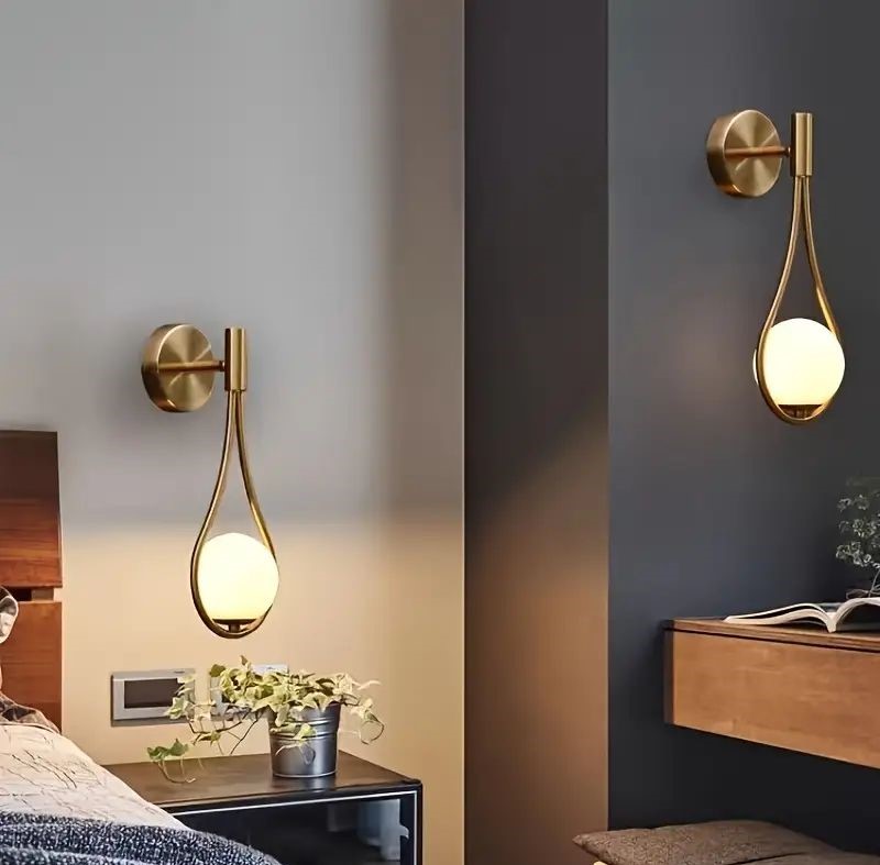 Aplica De Perete Drop Auriu Cu Glob Sticla E14